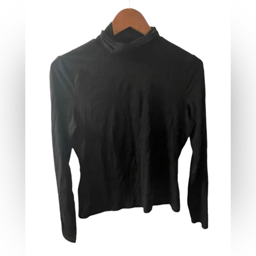 St. John Black Turtle Neck Size Small